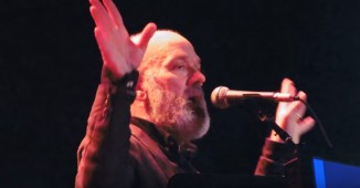 Michael-Stipe-2015-on-stage-youtube