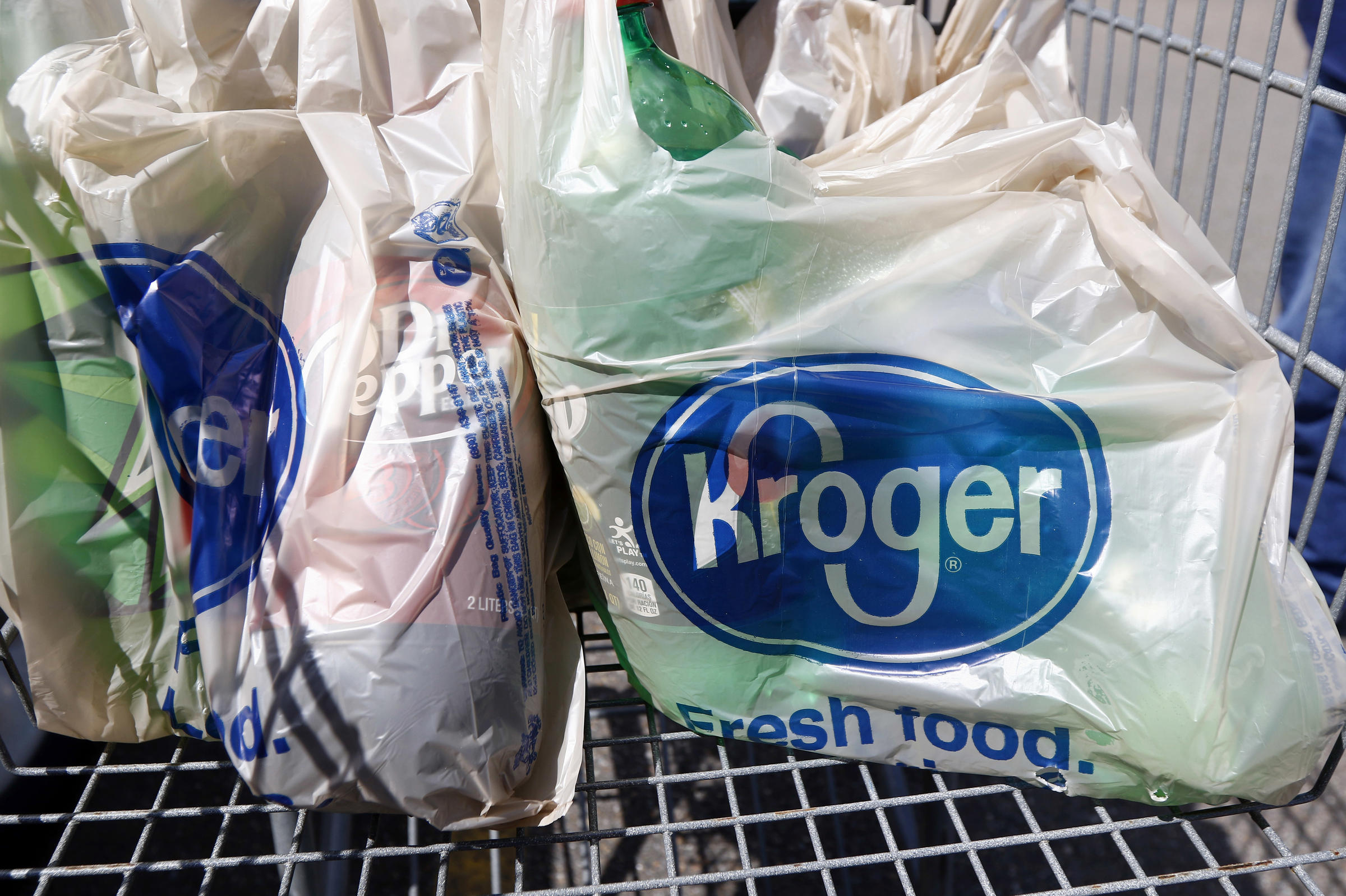Americaâ€™s largest grocery store chain is saying goodbye to single-use plastic bags