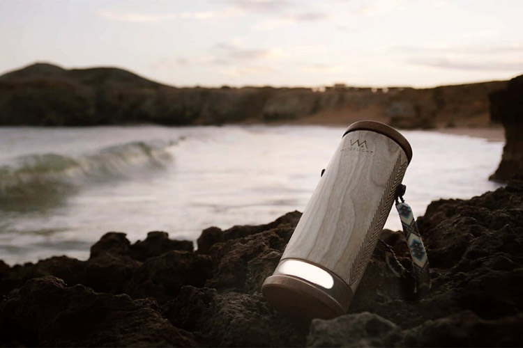 A lamp that illuminates 45 days with half a litre of salt water